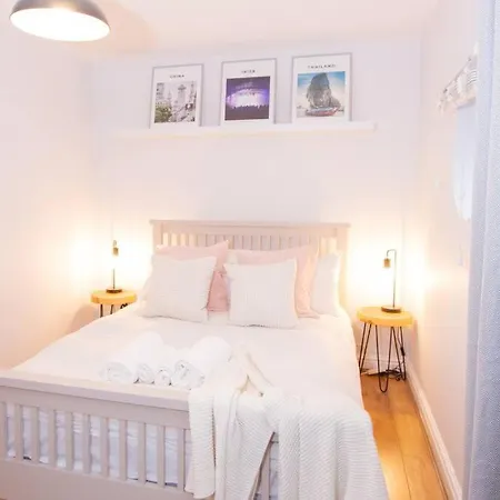 Beautiful West Didsbury 4Br Home Mánchester Exterior foto